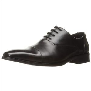 Cap toe oxford by Kenneth Cole unlisted worn once